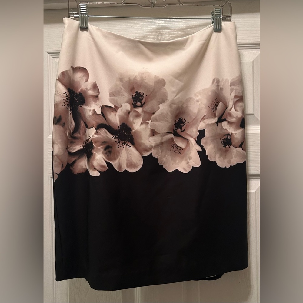 New York & Company Black and Cream Floral Pencil Skirt